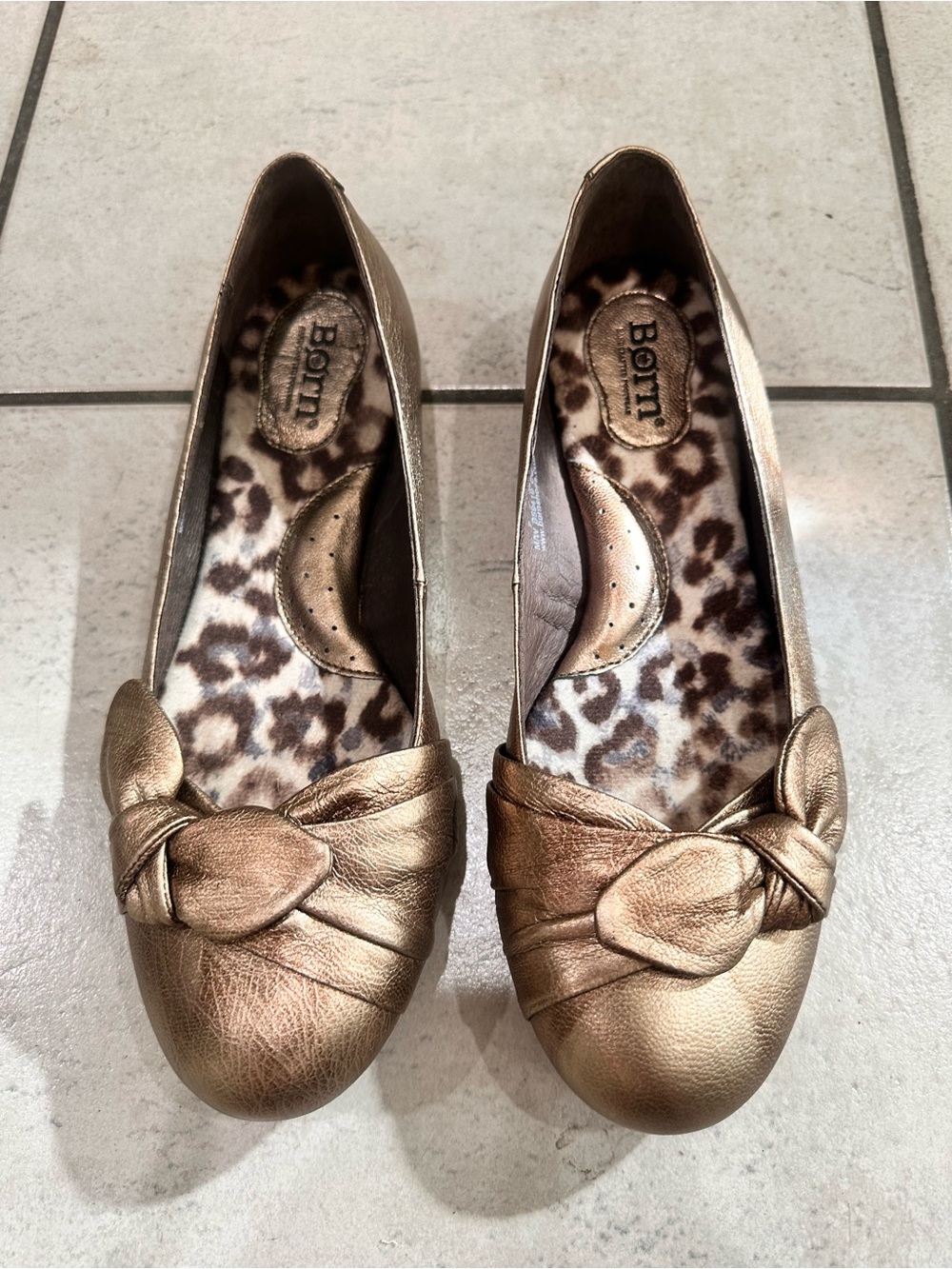 Born Metallic Gold Knot Ballet Flats - Women's Leather Size 7 Comfort Shoes - Picture 2 of 12